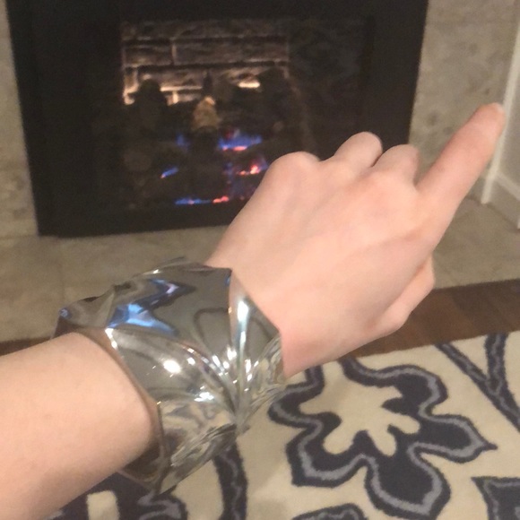 Structured Silver Cuff - Picture 4 of 6